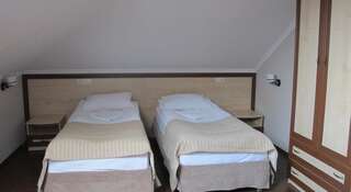 Гостиница Палуба Калязин Двухместный номер эконом-класса с 1 кроватью или 2 отдельными кроватями-1